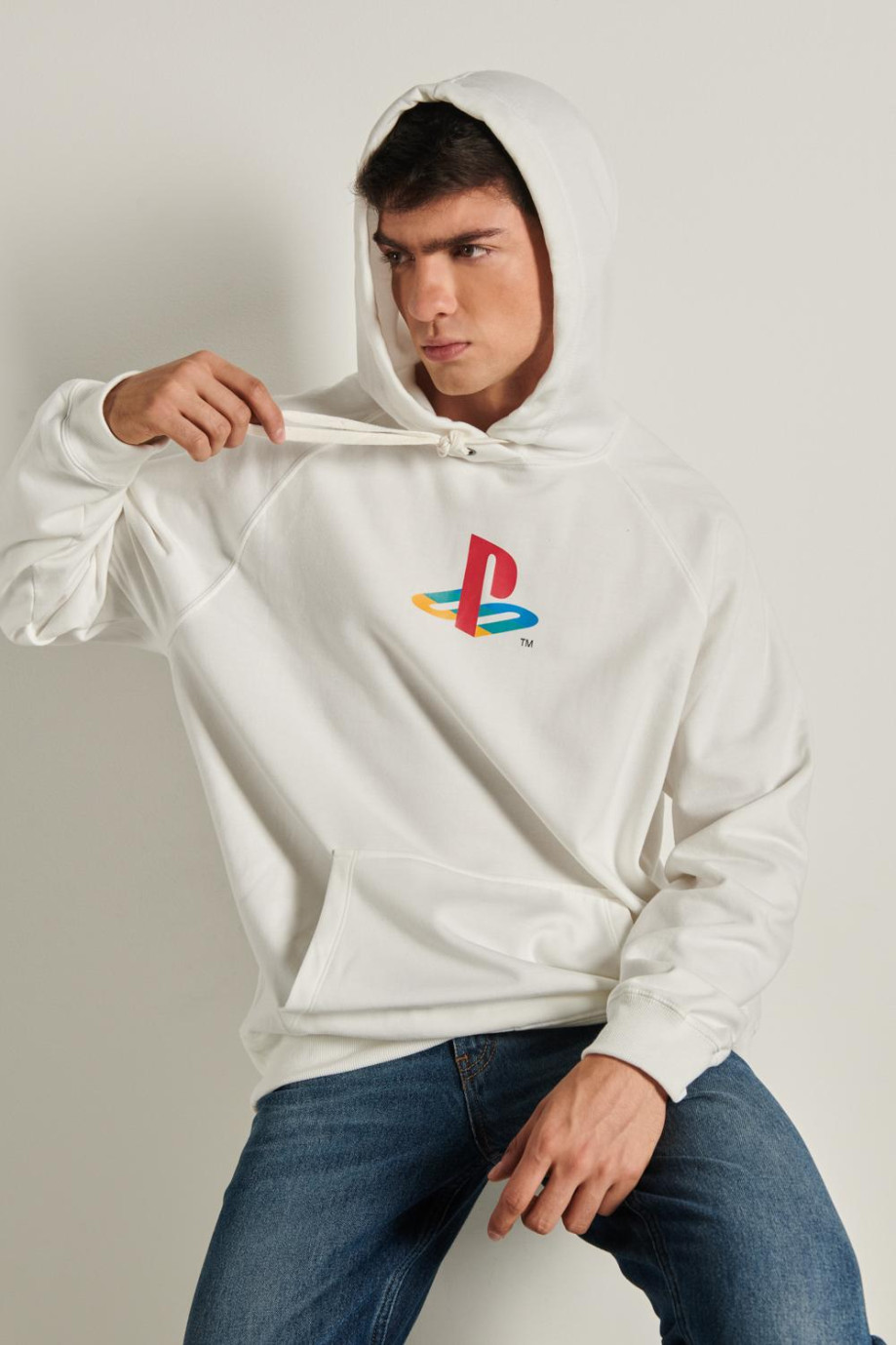 Buzo con capota unicolor y estampado de PlayStation