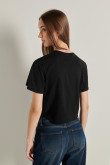 Camiseta negra crop top con cuello redondo y diseño de Hora de Aventura