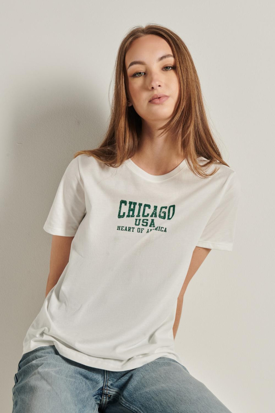 Camiseta unicolor con diseño college de Chicago y manga corta