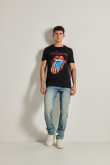 Camiseta cuello redondo negra con diseño de Rolling Stones