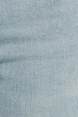 Jean push up azul claro con pretina ancha, bolsillos y tiro alto