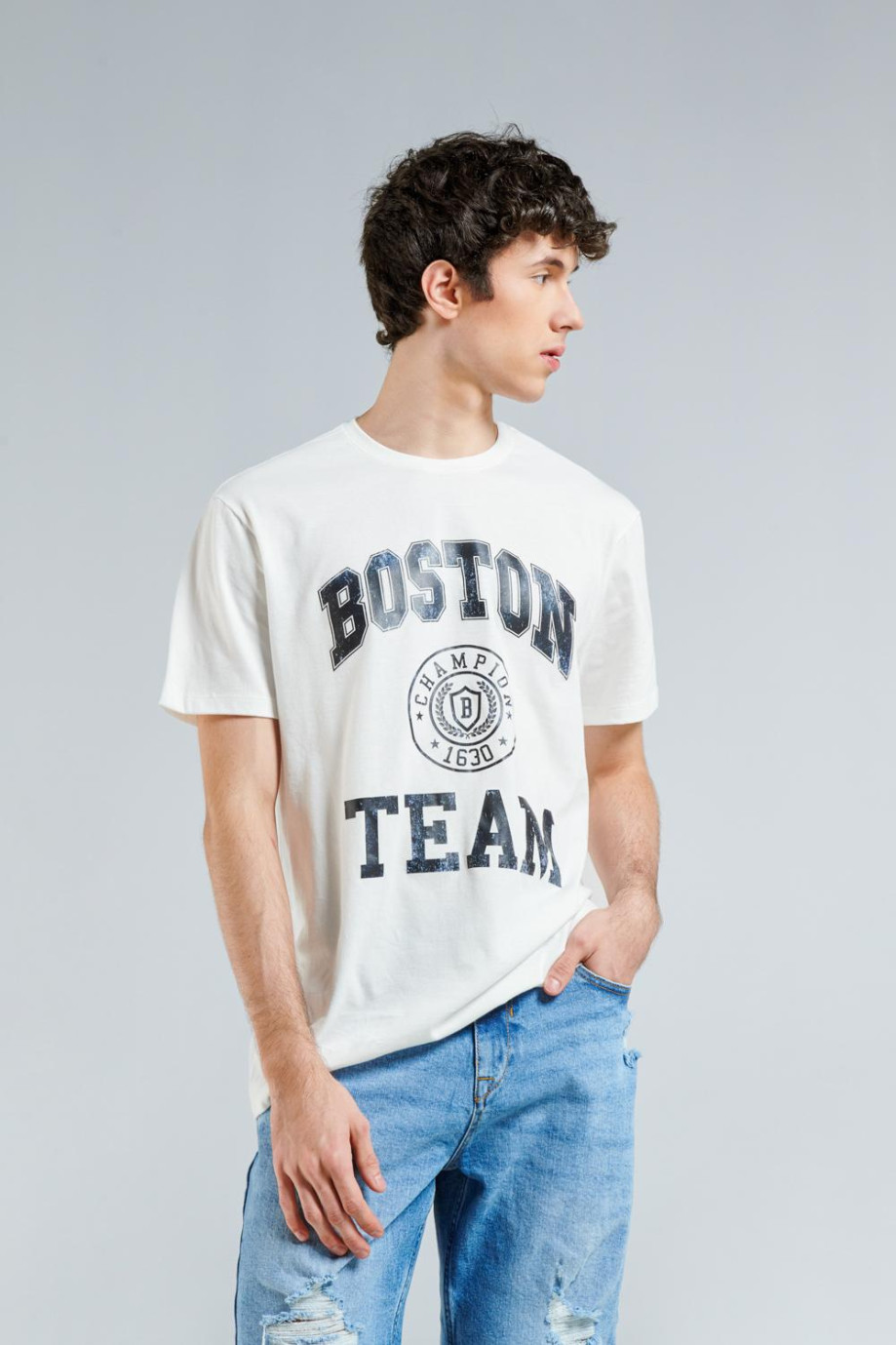 Camiseta unicolor con arte college de Boston y manga corta