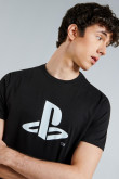 Camiseta unicolor con diseño de PlayStation y manga corta