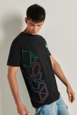 Camiseta negra con diseños de PlayStation y cuello redondo