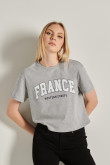 camiseta-unicolor-crop-top-con-diseno-college-de-france-en-frente