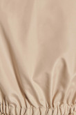 Chaqueta liviana larga unicolor con cintura ajustable y cuello alto