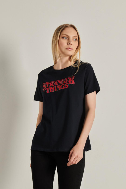 Camiseta unicolor crop top con diseño de Stranger Things