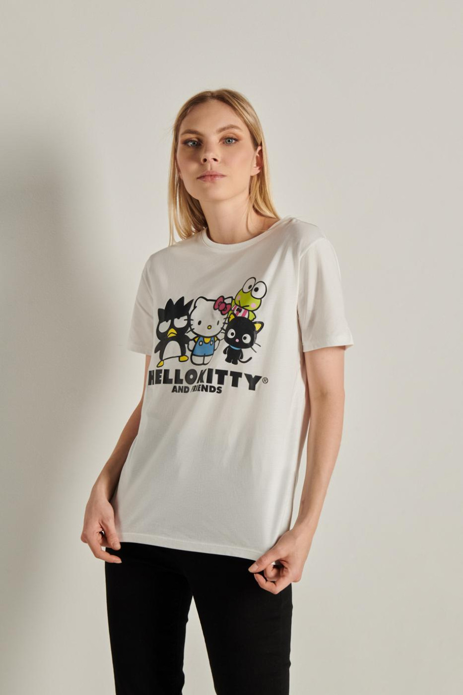 Camiseta unicolor con cuello redondo y diseño de Hello Kitty and Friends