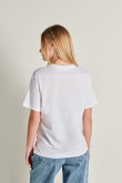 Camiseta blanca con manga corta y diseño de la Pantera Rosa