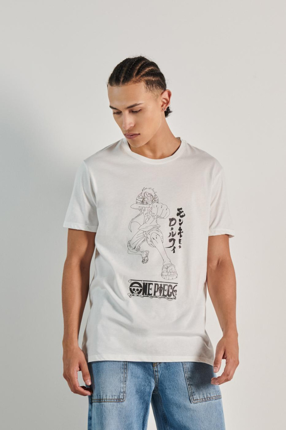 Camiseta manga corta crema con diseño negro de One Piece