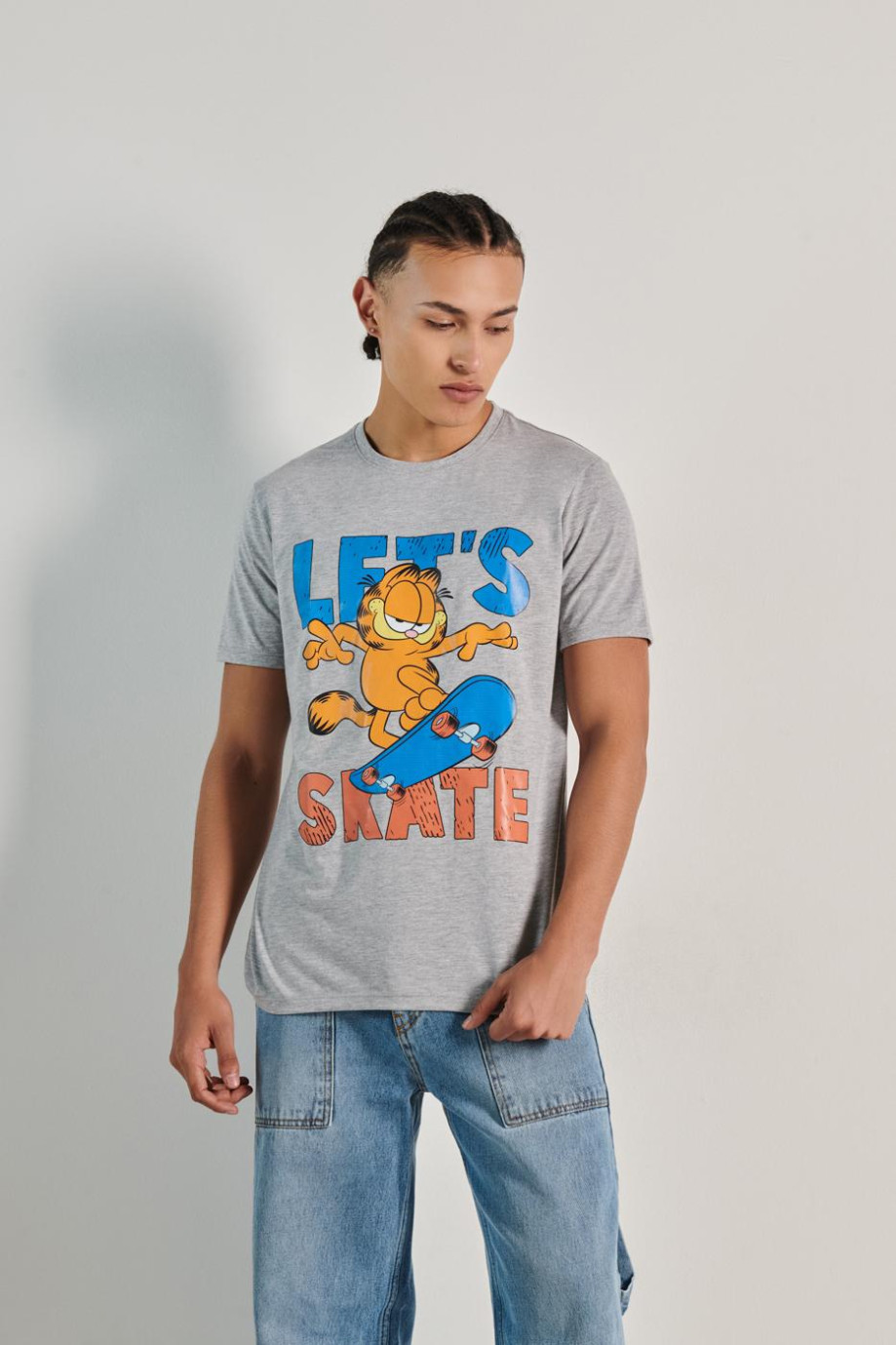 Camiseta unicolor con manga corta y diseño de Garfield