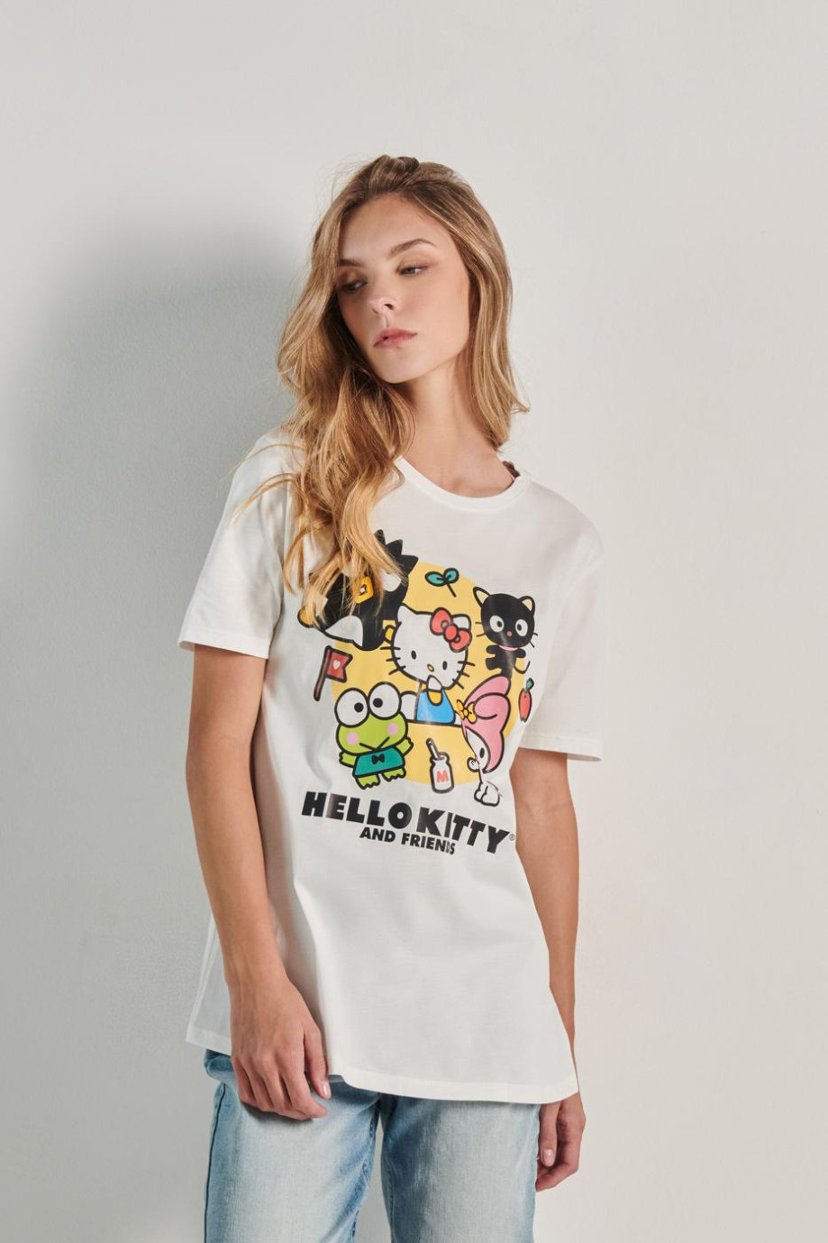 Camiseta manga corta unicolor con estampado de Hello Kitty