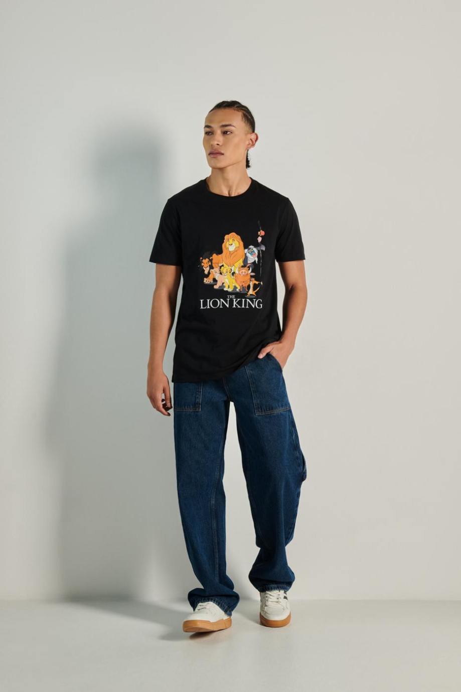 Camiseta unicolor con manga corta y diseño del Rey León