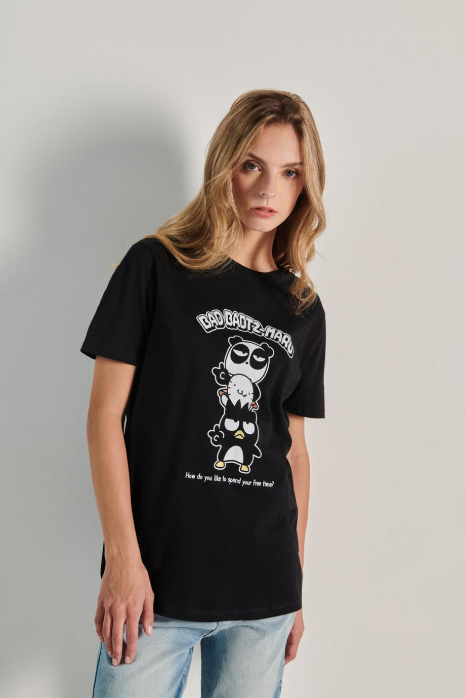 Camiseta unicolor con diseño de Badtz-Maru y manga corta