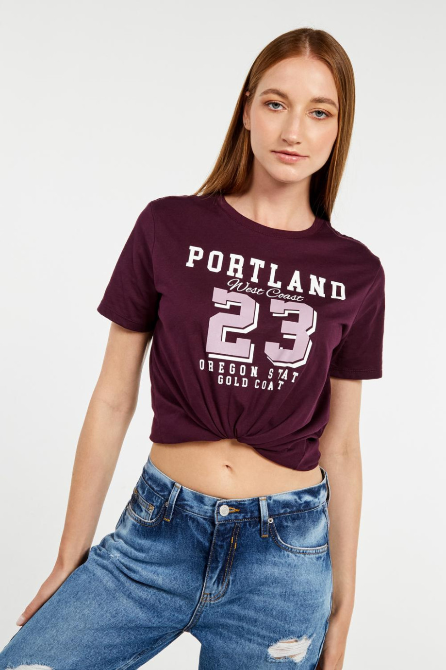 Camiseta roja violeta con diseño college de Portland y manga corta