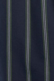 Camisa unicolor con cuello sport collar y diseños de rayas