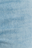 Jean 90´S azul claro con bota ancha, 5 bolsillos y tiro alto