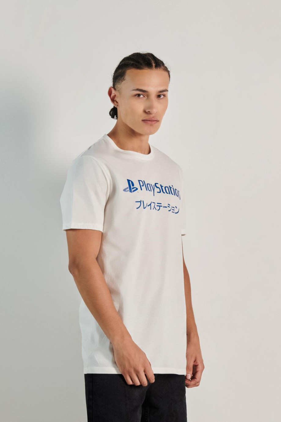 Camiseta cuello redondo unicolor con diseño de PlayStation