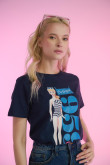 Camiseta manga corta unicolor con diseño de Barbie en frente
