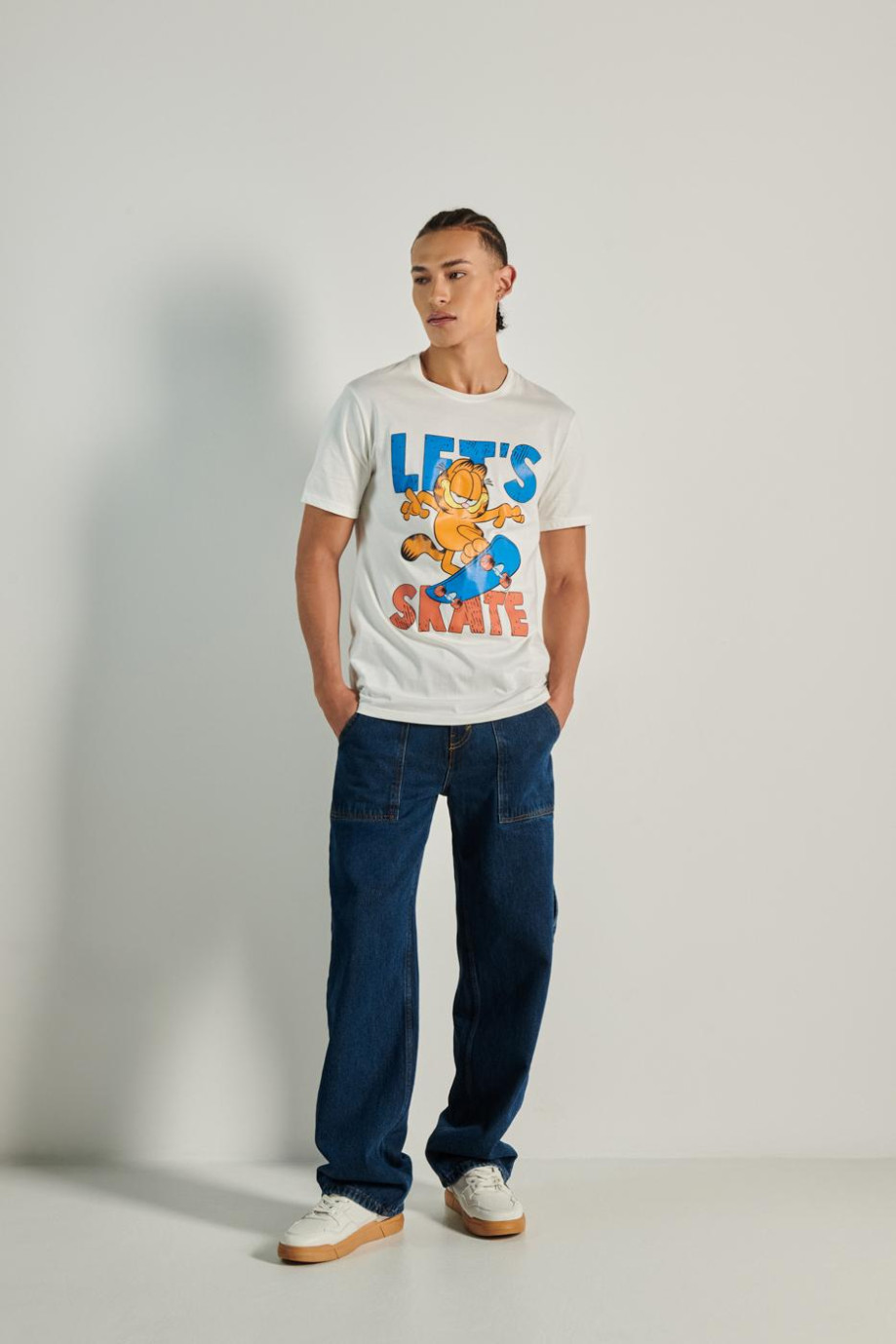 Camiseta en algodón unicolor con manga corta y diseño de Garfield