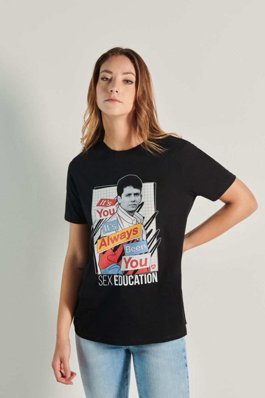 Camiseta unicolor con diseño de Sex Education y cuello redondo