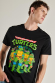 Camiseta cuello redondo negra y diseño de Tortugas Ninja