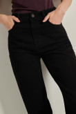 Jean negro 90´S con tiro alto, bolsillos y bota recta