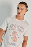 Camiseta unicolor con diseño college y manga corta