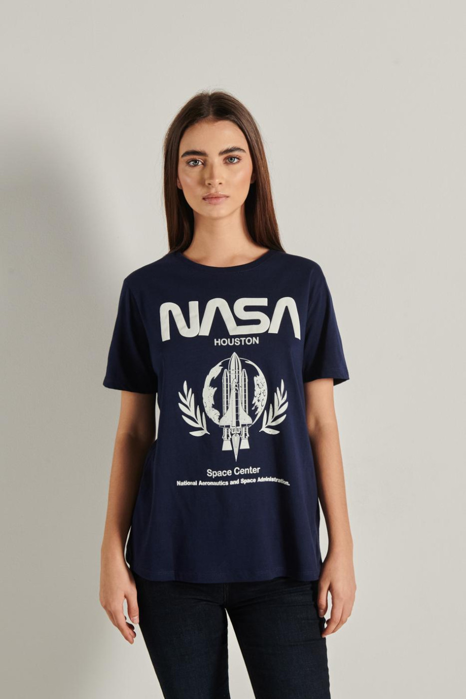 Camiseta cuello redondo oversize azul intensa con diseño de NASA