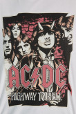 Camiseta blanca con cuello redondo y estampado de AC/DC