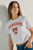 Camiseta blanca crop top con diseño college de Harvard