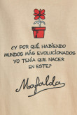 Camiseta oversize kaki con diseños de Mafalda y manga corta