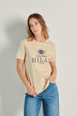 camiseta-para-mujer-manga-corta-unilcolor-con-estampado-en-frente-estilo-college