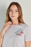 Camiseta lila clara con cuello redondo y diseño de Hora de Aventura