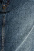 Falda azul larga de jean con bolsillos y abertura en frente