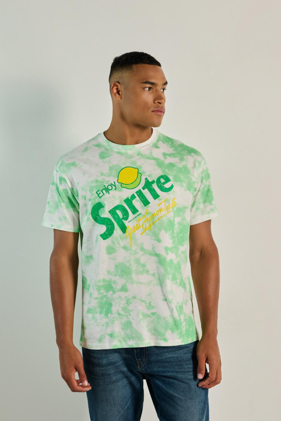 Camiseta crema tie dye oversize con diseño de Sprite