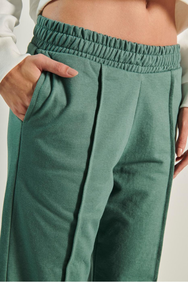 Pantalón jogger bota recta con vena, para mujer.