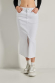 Falda blanca en jean larga con tiro alto y abertura en frente