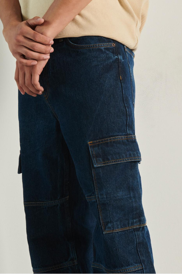 Pantalón jean azul oscuro
