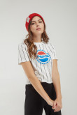 Camiseta crema clara a rayas con manga corta y estampado de Pepsi