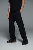 Pantalón negro jogger con cintura elástica y bota recta
