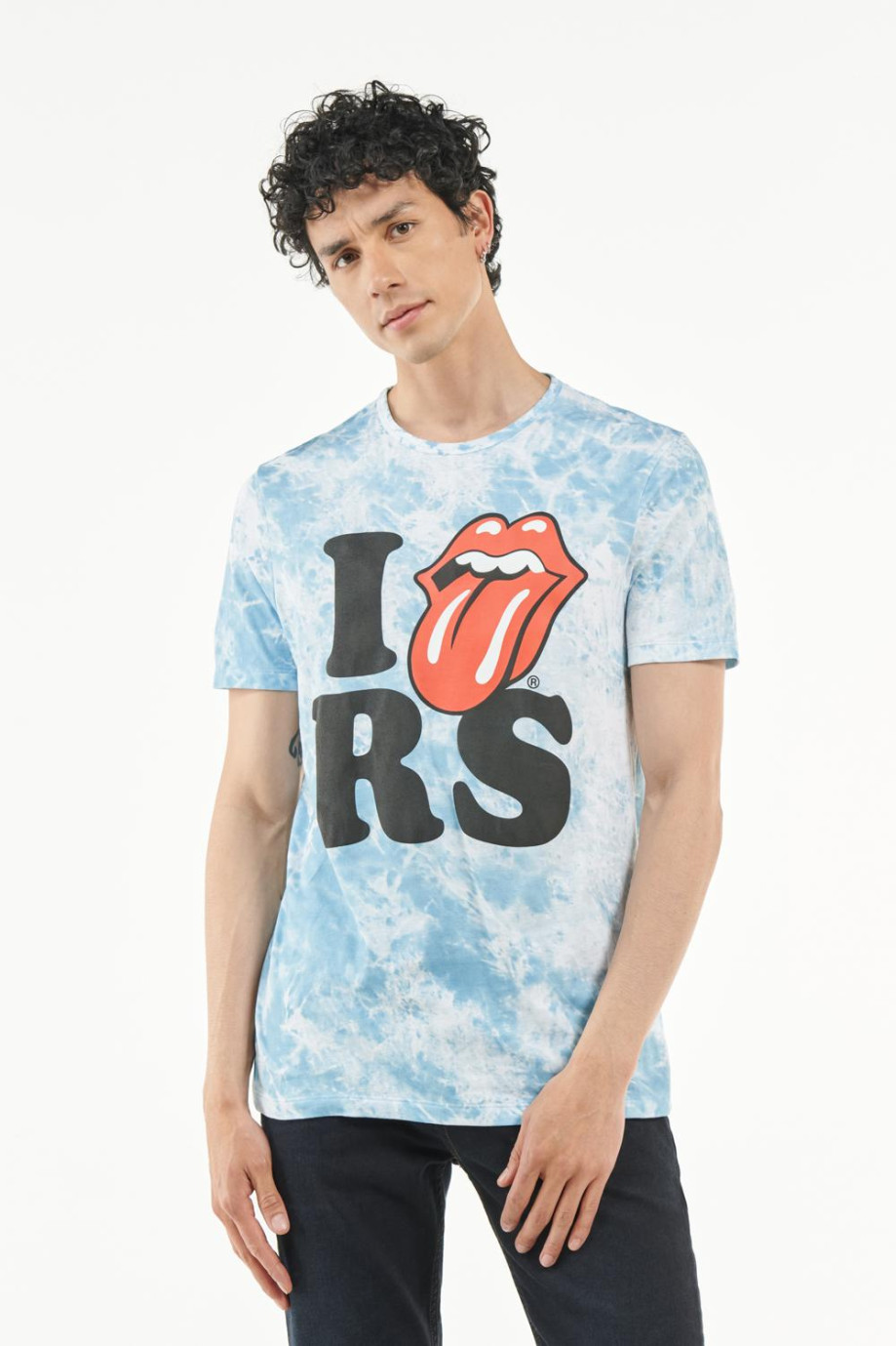 Camiseta azul clara tie dye con diseño de The Rolling Stones