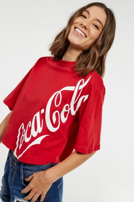 Camiseta crop top roja oscura con estampado blanco de Coca-Cola