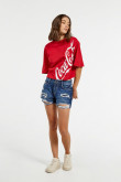 Camiseta crop top roja oversize con estampado de Coca-Cola