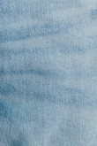 Bermuda azul slim en jean con tiro bajo y doblez en bordes