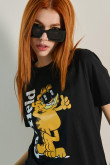 Camiseta manga corta unicolor con diseño delantero de Garfield