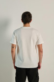 Camiseta crema clara con manga corta y diseño de Gorillaz