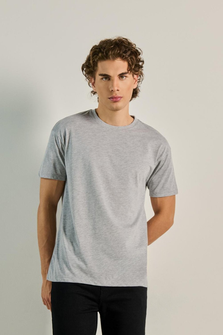 Camiseta gris clara manga corta con efecto jaspe