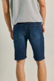 Bermuda slim azul en jean con bolsillos y tiro bajo