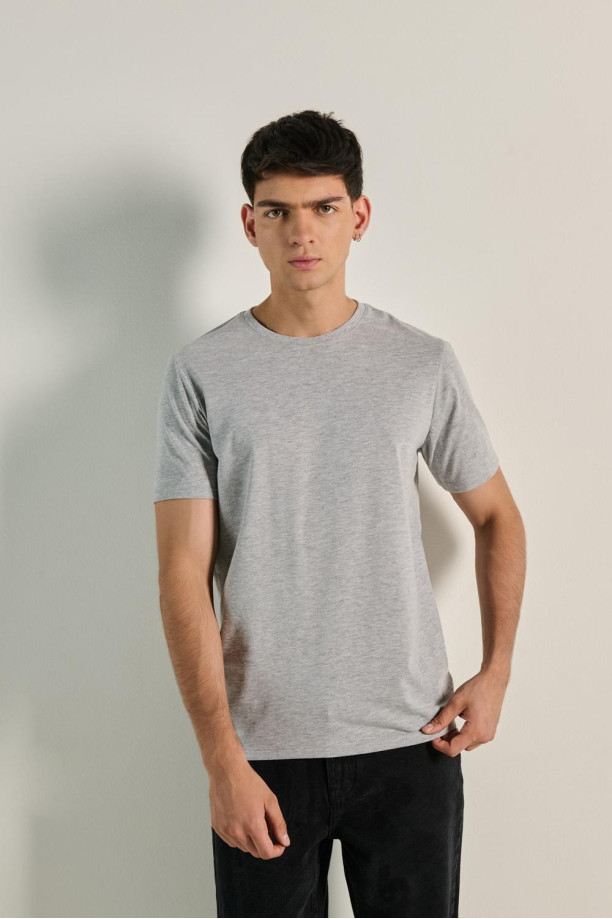 Remera gris hombre sale